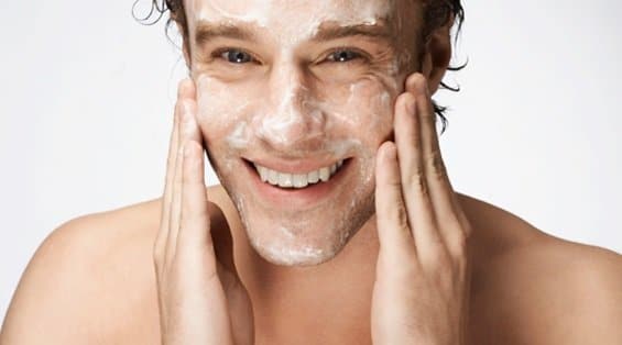 exfoliant visage homme